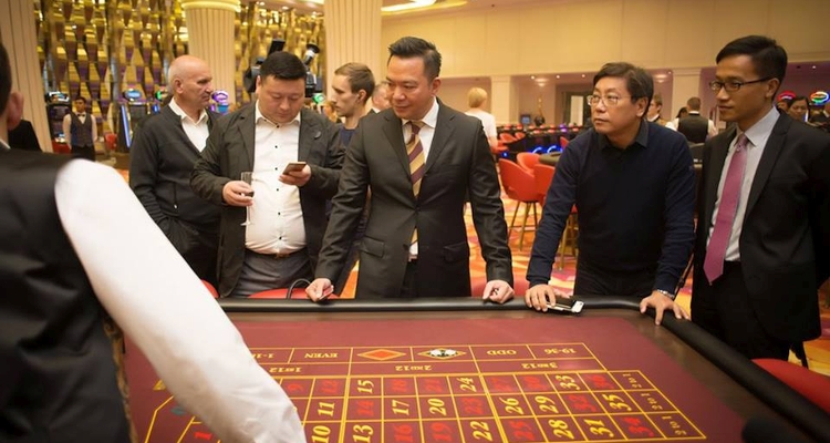Chinese gamblers flock to Siberia's Tigre de Cristal Casino