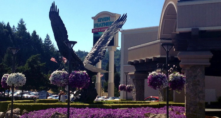 seven feathers hotel casino