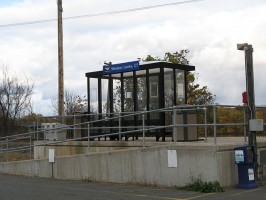 640px-Windsor_Locks,_Connecticut_Amtrak_station_by_Elias_Friedman