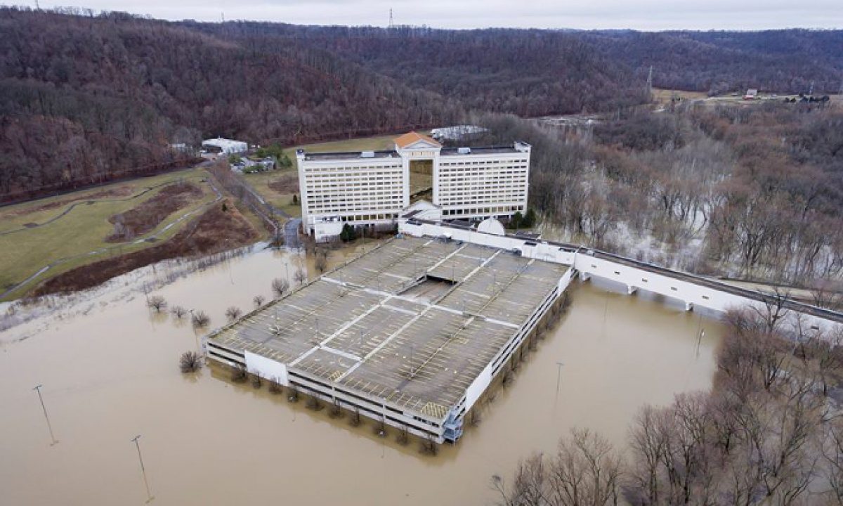 Flooding closes Horseshoe Southern Indiana casino, costing taxpayers